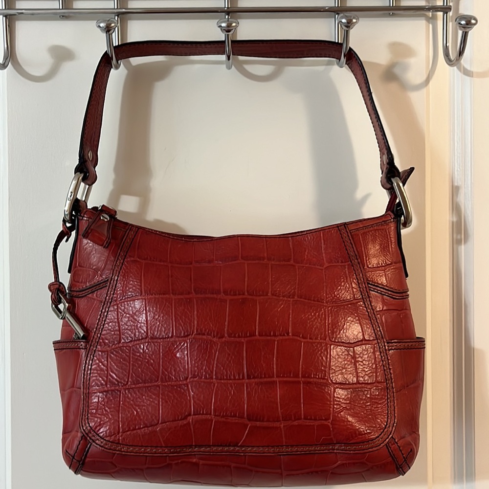 Gorgeous authentic Fossil Claudia Croc leather bag. Brick red. ❤️ BZ 2734